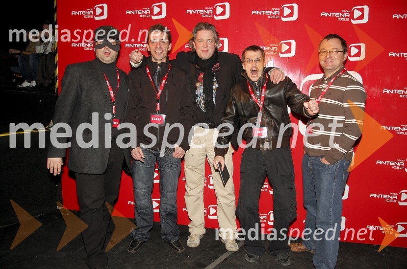 Birko, član ekipe na Radiu Antena, Sebastijan Cegnar, moderator na Radiu Antena, Stevie Münzner, svetovalec radijske mreže Infonet, Jean Ferbežar, moderator Radia Antena in Andrej Vodušek programski direktor radia Antena in član uprave InfonetaZabava ob 10-letnici Radia Antena