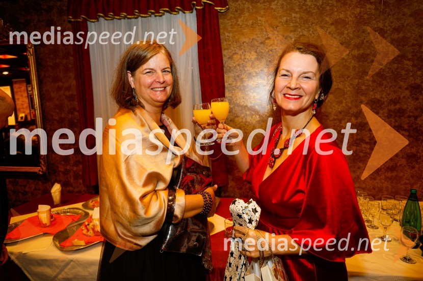  Taja Abolena;  Suzana Grau, igralkaDA ME JE STRAH?, premiera drame, Prešernovo gledališče Kranj