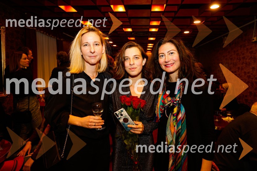  Jelena Lasan;  Tina Resman, igralka;  ... DA ME JE STRAH?, premiera drame, Prešernovo gledališče Kranj