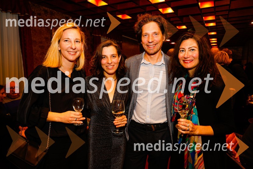  Jelena Lasan;  Tina Resman, igralka;  ... ;  ... DA ME JE STRAH?, premiera drame, Prešernovo gledališče Kranj