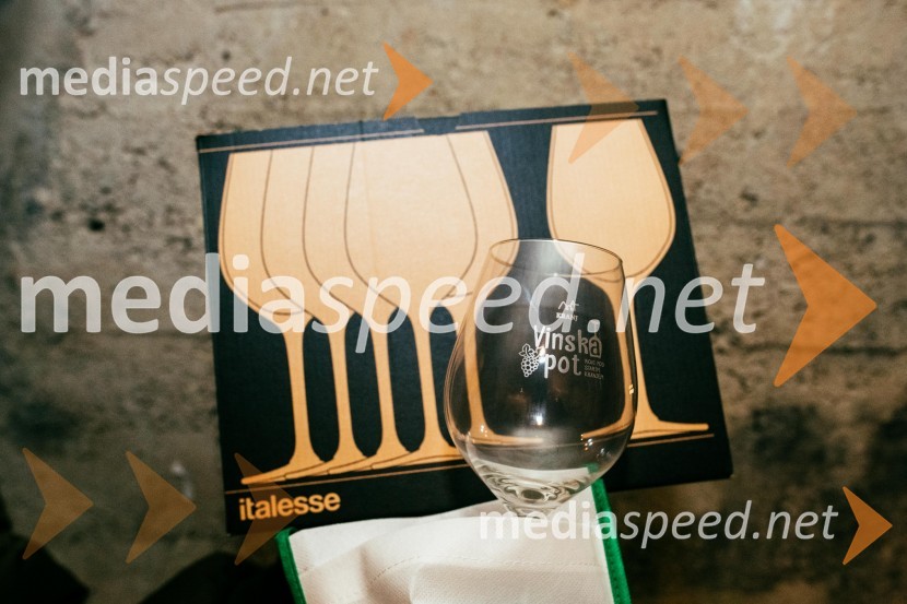 Vinska pot v rovih pod starim Kranjem 2022, petek 2