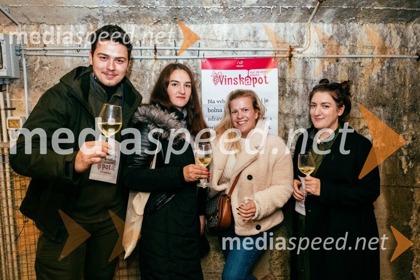 Vinska pot v rovih pod starim Kranjem 2022, petek 2