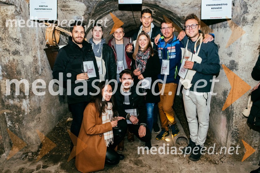 Vinska pot v rovih pod starim Kranjem 2022, petek 2