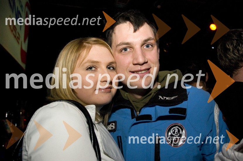 Sandi, finalist oddaje Big Brother 2008, s spremljevalkoZabava ob 10-letnici Radia Antena