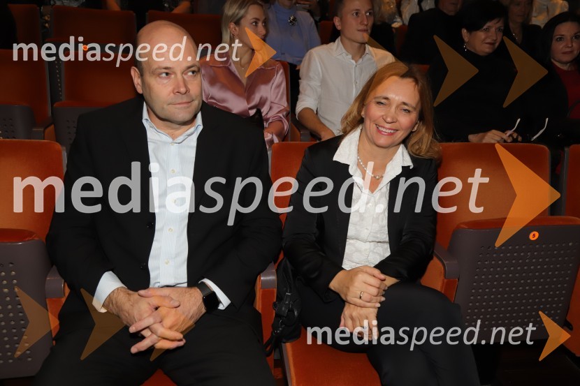  Jure Fišer, direktor Surovine; doc. dr. Suzana Žilič Fišer,  predstojnica Inštituta za medijske komunikacije na FERIMadame Bovary, premiera baleta v SNG Maribor