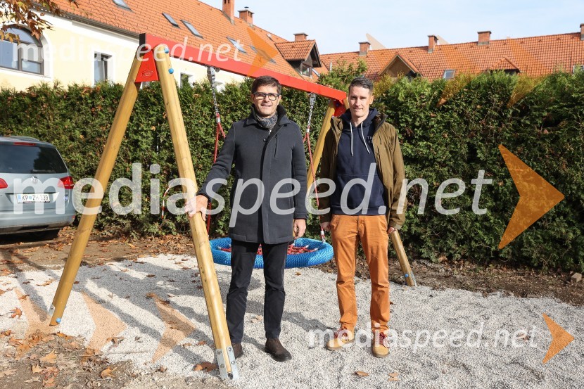  Matjaž Rakovec, župan Mestne občine Kranj;  Janez Černe, Studio ČerneOdprtje novih otroških igral v občini Kranj