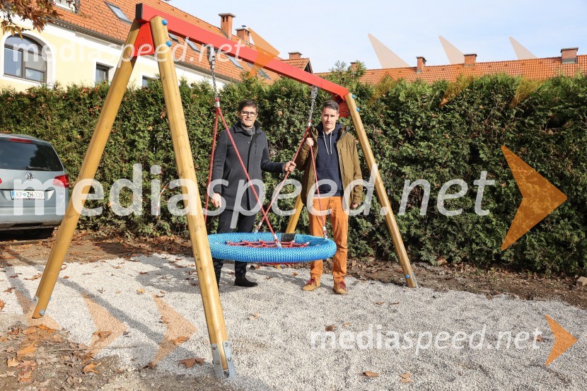  Matjaž Rakovec, župan Mestne občine Kranj;  Janez Černe, podžupan Mestne občine KranjOdprtje novih otroških igral v občini Kranj