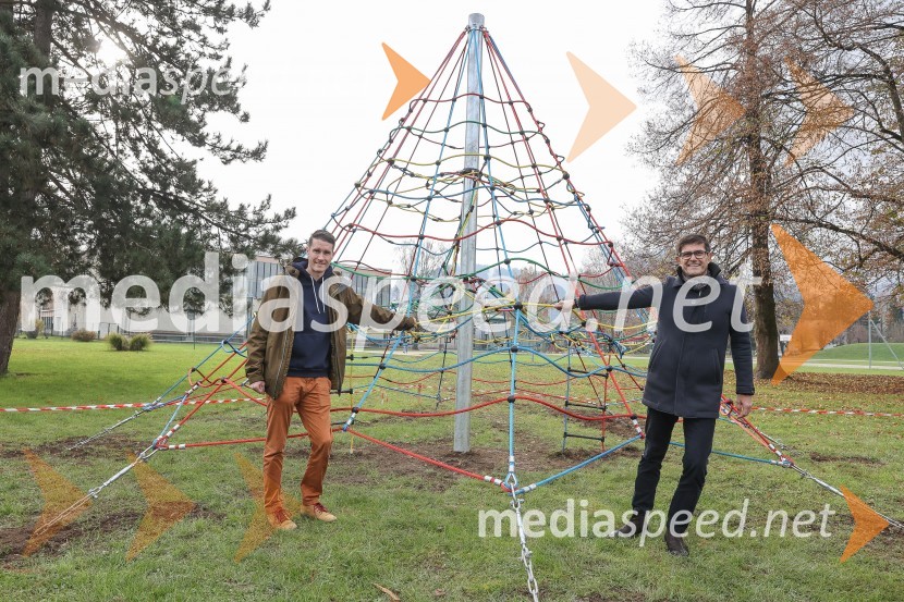  Janez Černe, Studio Černe;  Matjaž Rakovec, župan Mestne občine KranjOdprtje novih otroških igral v občini Kranj