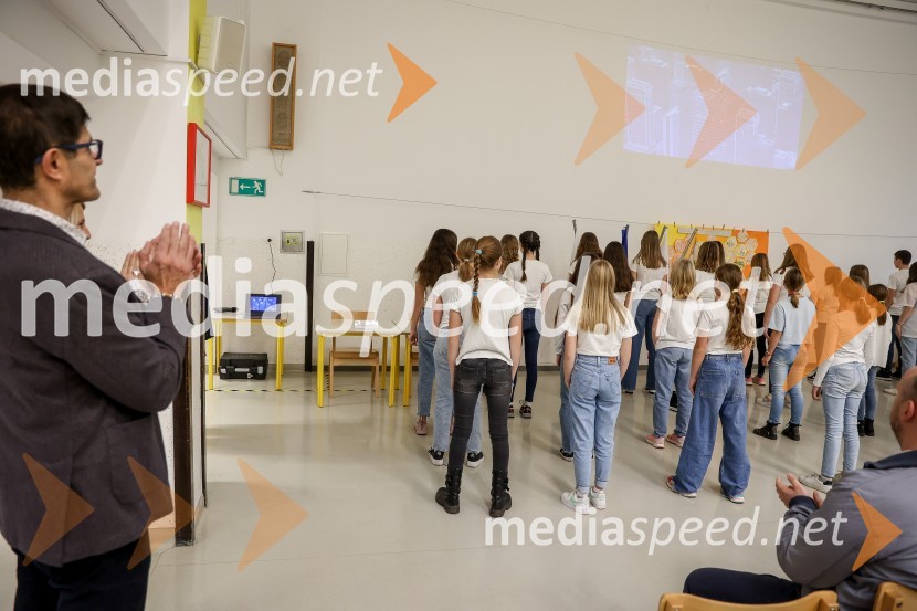  Matjaž Rakovec, župan Mestne občine KranjPredstavitev pametne razsvetljave na OŠ Predoslje v Kranju