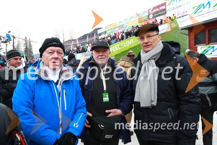  ... ;  Joco Žnidaršič, fotograf;  ... Umrl je legendarni Delov fotograf Joco Žnidaršič