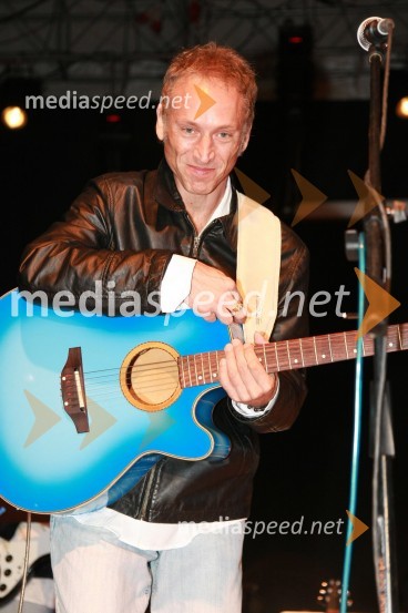  Enzo Hrovatin, glasbenikUmrl je Enzo Hrovatin, pevec in kitarist skupine Faraoni