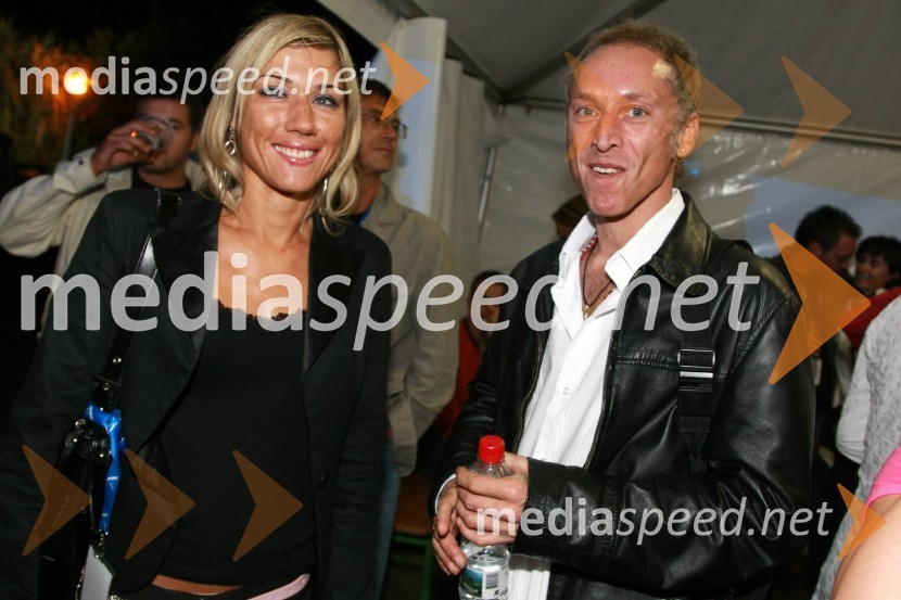  ... ;  Enzo Hrovatin, glasbenikUmrl je Enzo Hrovatin, pevec in kitarist skupine Faraoni