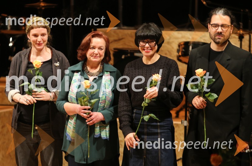  Katarina Morano, režiserka, dramaturginja;  Tatjana Stanič, lektorica;  Tina Pavlović, kostumografinja;  Blaž GracarKako je padlo drevo, premiera drame