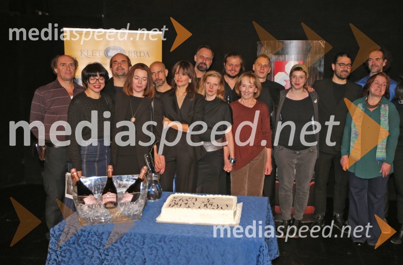  Janez Škof, igralec;  Tina Pavlović, kostumografinja;  Gregor Zorc, igralec;  Nina Ivanišin Janežič, igralka;  Iztok Drabik Jug, igralec;  Tina Vrbnjak, igralka;  Uroš Fürst, igralec;  Maruša Majer, igralka;  Žiga  Divjak, režiser;  Silva Čušin Povše, dramska igralka;  Timon Šturbej, igralec;  Katarina Morano, režiserka, dramaturginja;  Blaž Gracar;  Marjan Stanić, glasbenik, OjgeN;  Tatjana Stanič, lektoricaKako je padlo drevo, premiera drame