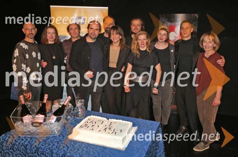  Iztok Drabik Jug, igralec;  Nina Ivanišin Janežič, igralka;  Janez Škof, igralec;  Gregor Zorc, igralec;  Uroš Fürst, igralec;  Tina Vrbnjak, igralka;  Žiga  Divjak, režiser;  Maruša Majer, igralka;  Katarina Morano, režiserka, dramaturginja;  Timon Šturbej, igralec;  Silva Čušin Povše, dramska igralkaKako je padlo drevo, premiera drame