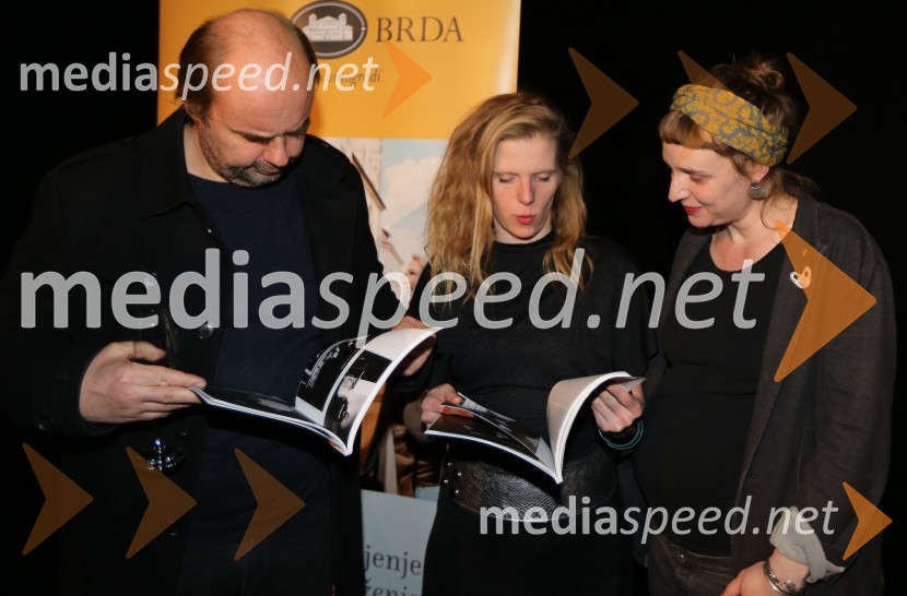  Gregor Zorc, igralec;  Maruša Majer, igralka;  Katarina Morano, režiserka, dramaturginjaKako je padlo drevo, premiera drame