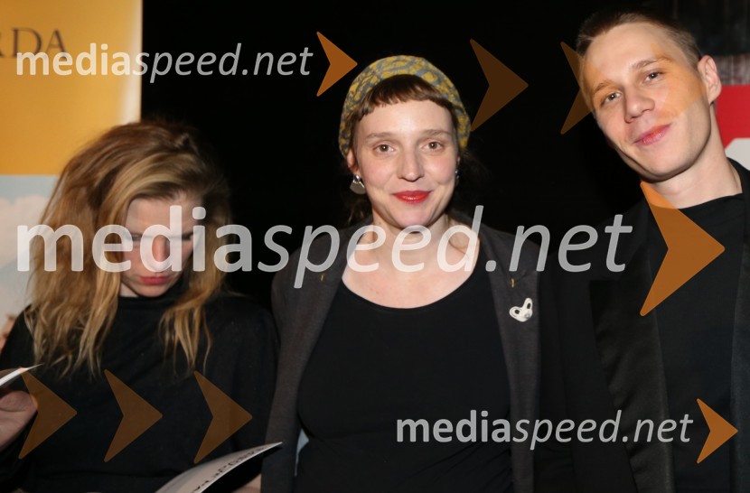  Maruša Majer, igralka;  Katarina Morano, režiserka, dramaturginja;  Timon Šturbej, igralecKako je padlo drevo, premiera drame