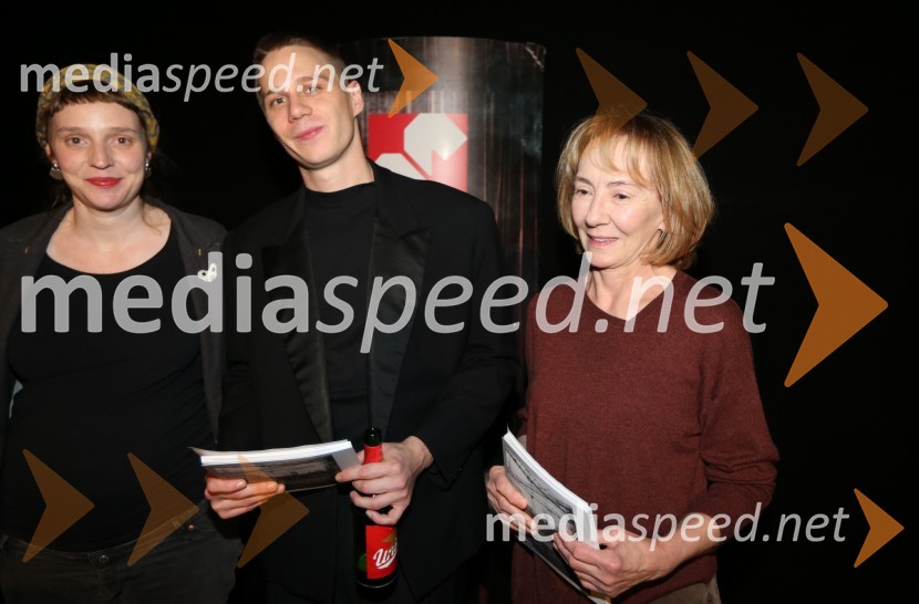  Katarina Morano, režiserka, dramaturginja;  Timon Šturbej, igralec;  Silva Čušin Povše, dramska igralkaKako je padlo drevo, premiera drame