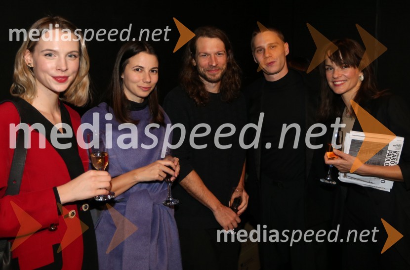  Klara Kuk, igralka, manekenka;  Petja Zorec, modna oblikovalka;  Jernej Jalovec;  Timon Šturbej, igralec;  Tina Vrbnjak, igralkaKako je padlo drevo, premiera drame