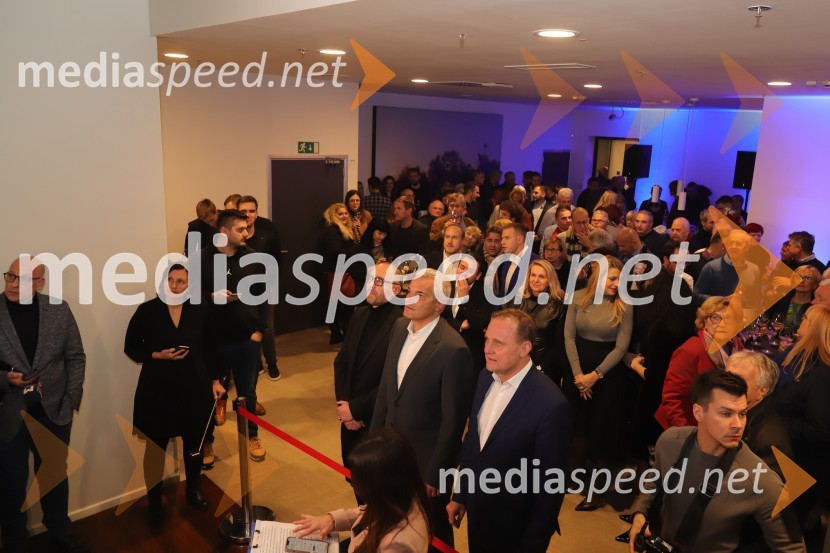  Gregor Reichenberg,  podžupan MOM za področje arhitekture in prostora;  Aleksander Saša Arsenovič, župan, Mestna občina Maribor; dr. Samo Peter Medved,  podžupan, Mestna občina Maribor Saša Arsenovič nadaljuje županski mandat v Mariboru