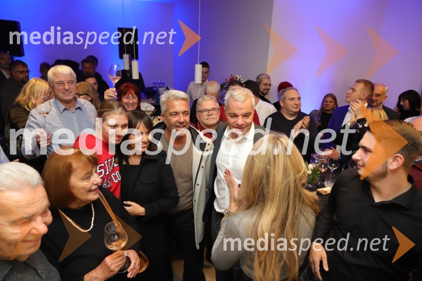  ... ;  ... ;  Tina Rajterič;  Marko Arsenovič, managing director, s.Oliver Slovenia & Croatia;  Aleksander Saša Arsenovič, župan, Mestna občina Maribor;  Katja Arsenovič, direktorica Rožmarin Hospitality Group;  Izak ArsenovičSaša Arsenovič nadaljuje županski mandat v Mariboru