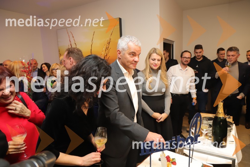  Jelka Vrečko, vodja kabineta župana MO Maribor;  Aleksander Saša Arsenovič, župan, Mestna občina Maribor;  Katja Arsenovič, direktorica Rožmarin Hospitality GroupSaša Arsenovič nadaljuje županski mandat v Mariboru