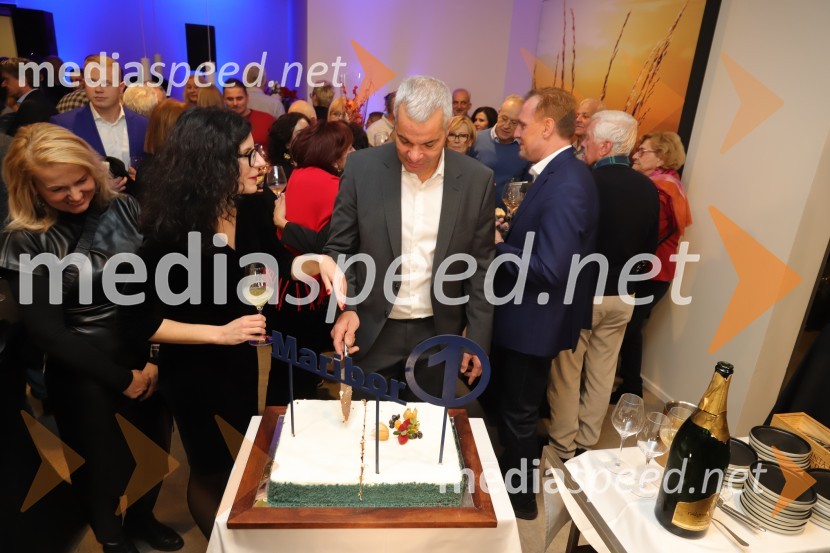  Jelka Vrečko, vodja kabineta župana MO Maribor;  Aleksander Saša Arsenovič, župan, Mestna občina MariborSaša Arsenovič nadaljuje županski mandat v Mariboru