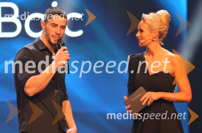  Franko Bajc, zmagovalec resničnostnega šova Exatlon Slovenija 2021;  Pia Pustovrh, voditeljicaMister Slovenije 2022 je Al Sivka