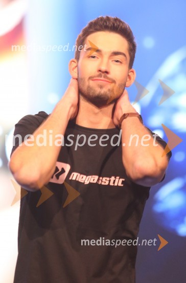  Lenart Močenik, finalist Mister Slovenia 2022Mister Slovenije 2022 je Al Sivka