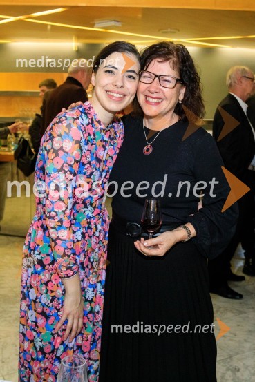  Anuša  Kodelja, igralka;  Barbara Simčič Veličkov, organizatorka SNG Nova GoricaNenadoma, reka, premiera v SNG Nova Gorica