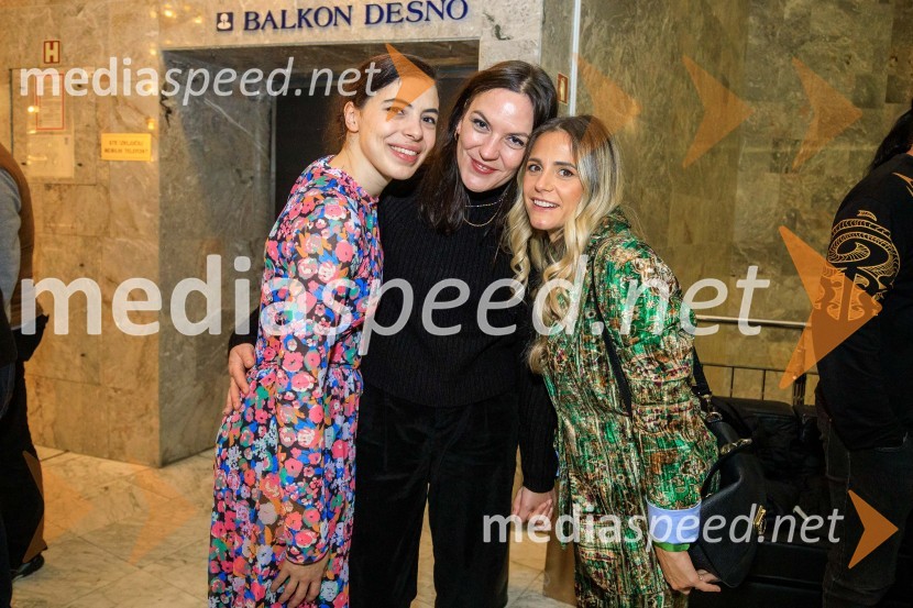  Anuša  Kodelja, igralka;  Tamara Avguštin, igralka;  Aleksandra Pecić Mladenović, kostomugrafinjaNenadoma, reka, premiera v SNG Nova Gorica