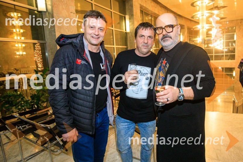  Peter Srpčič, direktor, Mestno gledališče Ptuj;  ... ;  Kokan Mladenović, režiserNenadoma, reka, premiera v SNG Nova Gorica