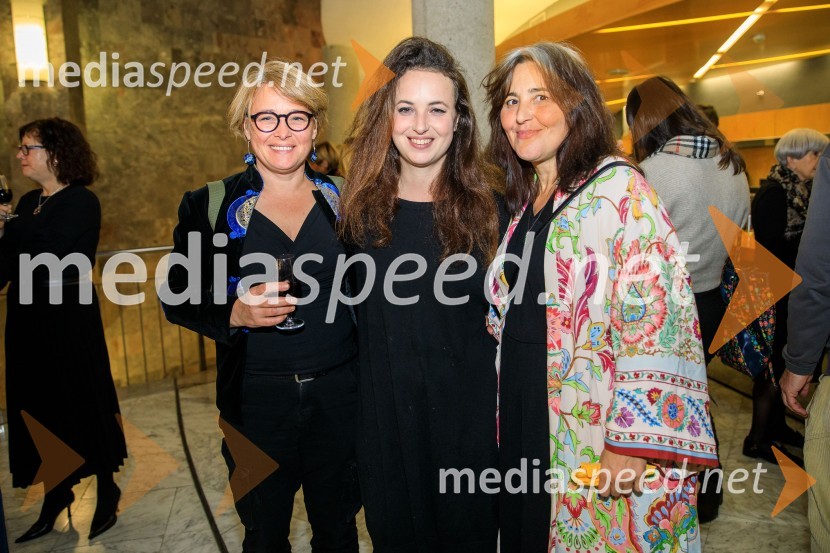  ... ;  Urška Taufer, igralka;  Marjuta  Slamič, igralkaNenadoma, reka, premiera v SNG Nova Gorica