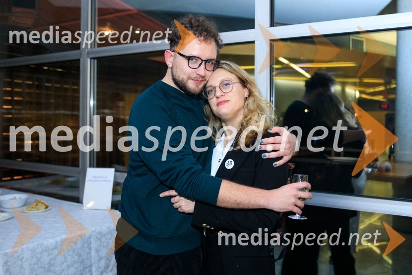  ... ;  Tereza  Gregorič, dramaturginjaNenadoma, reka, premiera v SNG Nova Gorica