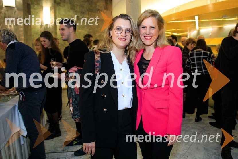  Tereza  Gregorič, dramaturginja;  Metka Sulič, odnosi z javnostjo SNG Nova GoricaNenadoma, reka, premiera v SNG Nova Gorica