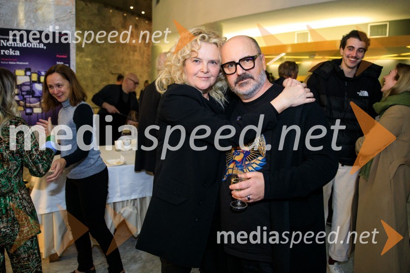  Katja Pegan,  direktorica in režiserka, Gledališče Koper Teatro Capodistria;  Kokan Mladenović, režiserNenadoma, reka, premiera v SNG Nova Gorica