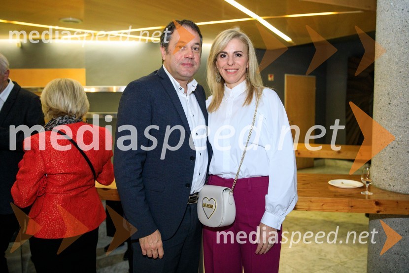 Nenadoma, reka, premiera v SNG Nova Gorica