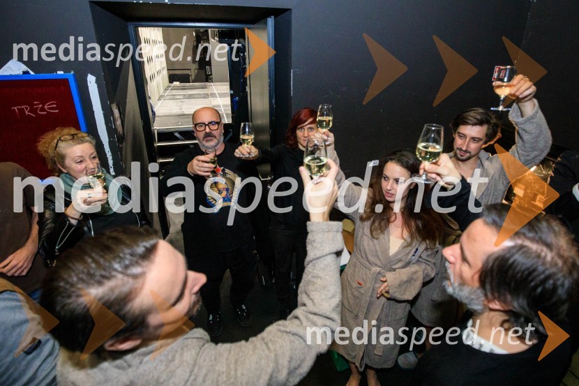 Nenadoma, reka, premiera v SNG Nova Gorica