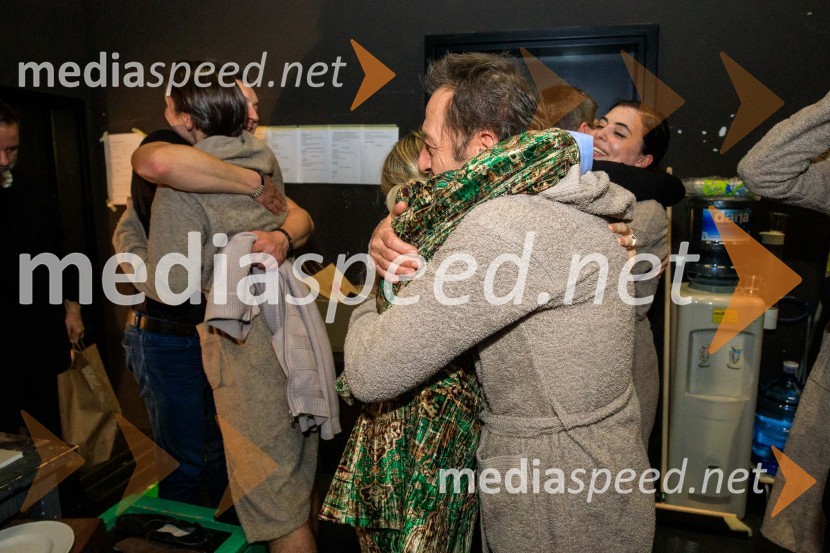  Aleksandra Pecić Mladenović, kostomugrafinja;  Žiga Saksida, igralecNenadoma, reka, premiera v SNG Nova Gorica