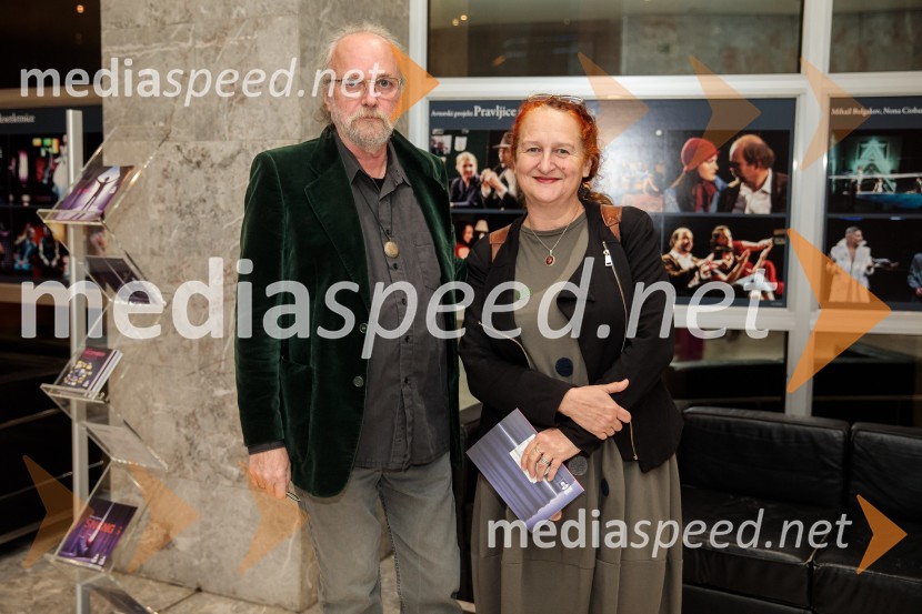  ... ;  Marinka Poštrak, dramaturginja, Prešernovo gledališče KranjNenadoma, reka, premiera v SNG Nova Gorica