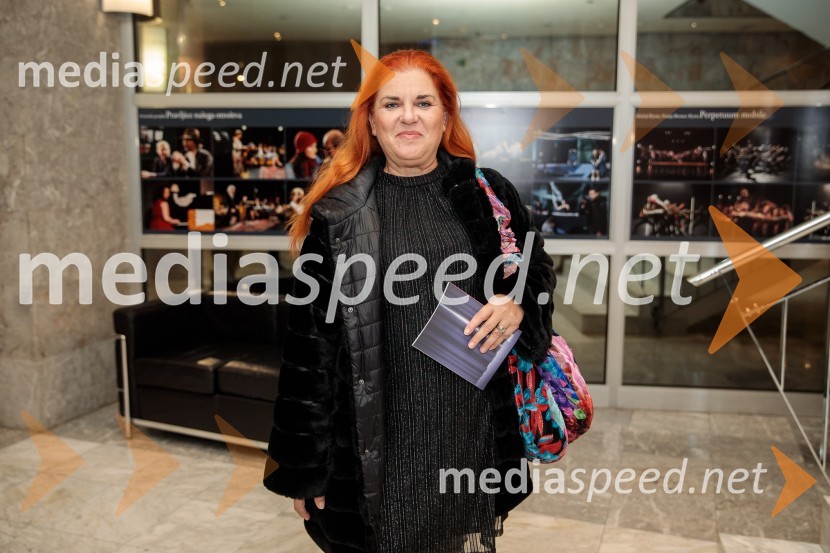 Nenadoma, reka, premiera v SNG Nova Gorica