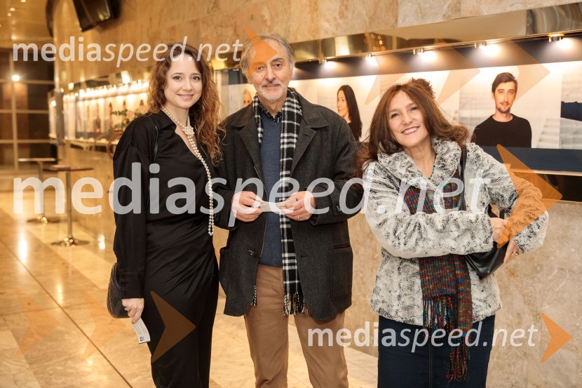 Nenadoma, reka, premiera v SNG Nova Gorica