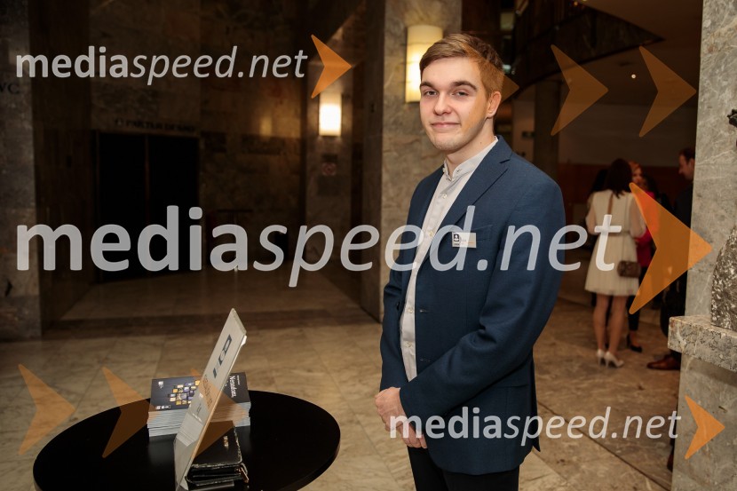 Nenadoma, reka, premiera v SNG Nova Gorica