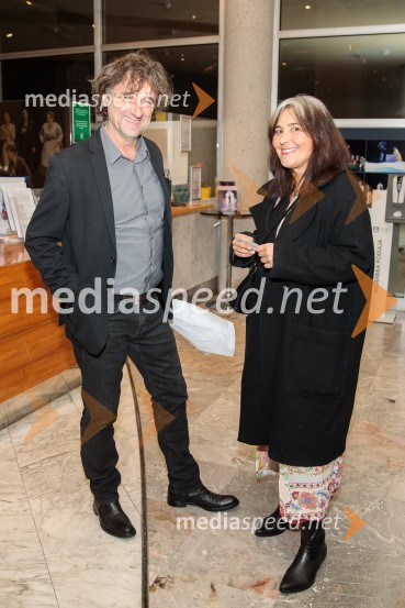  ... ;  Marjuta  Slamič, igralkaNenadoma, reka, premiera v SNG Nova Gorica