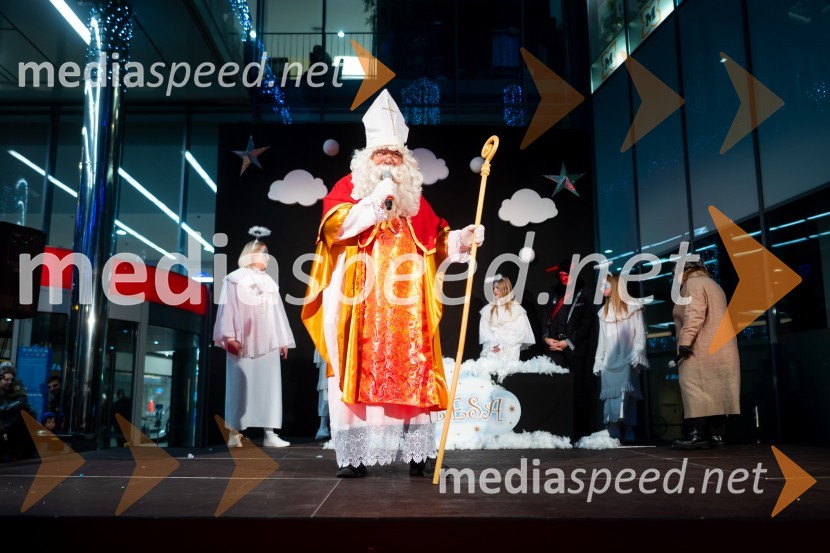 Miklavž obdaril otroke v Citycentru Celje, 2022
