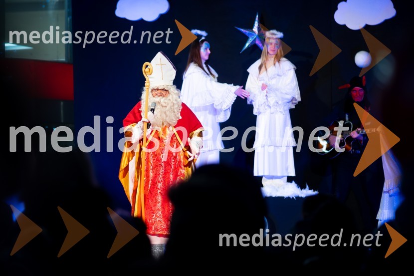 Miklavž obdaril otroke v Citycentru Celje, 2022