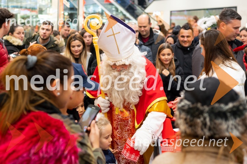Miklavž obdaril otroke v Citycentru Celje, 2022