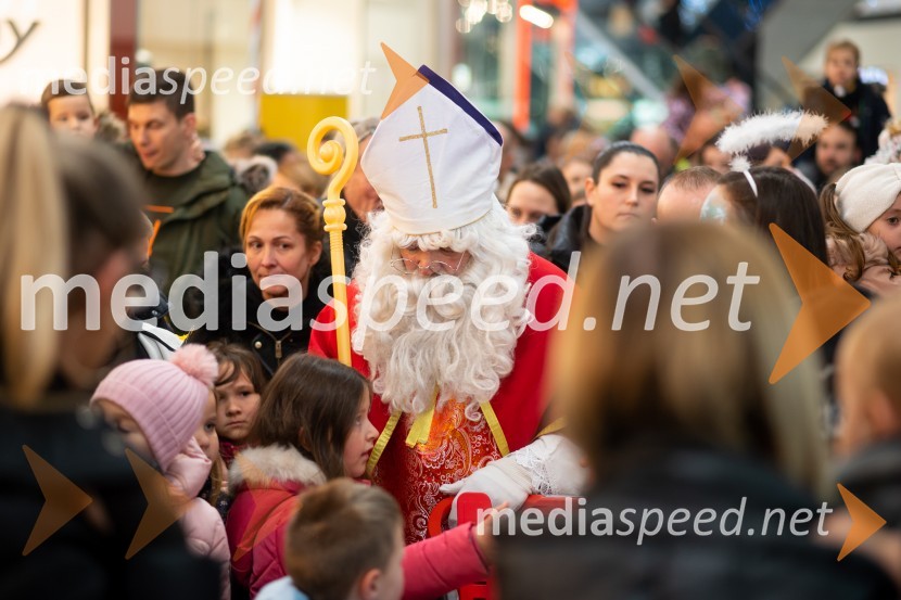 Miklavž obdaril otroke v Citycentru Celje, 2022