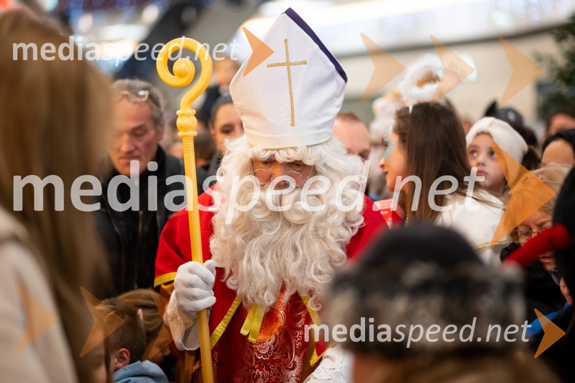 Miklavž obdaril otroke v Citycentru Celje, 2022