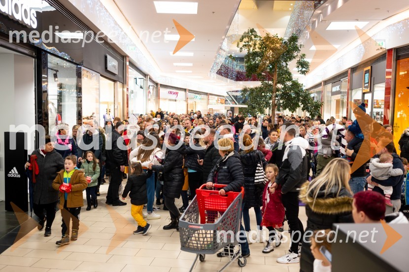 Miklavž obdaril otroke v Citycentru Celje, 2022